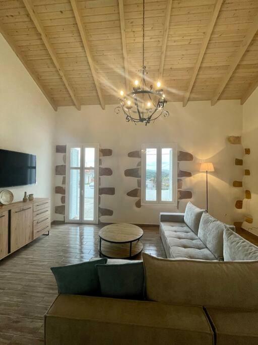 Villa Eftychia Serene Getaway With Hot Tub In A Quiet Location Kíssamos Exteriér fotografie